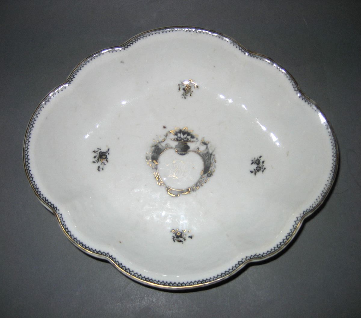 1963.0675 Porcelain Dish