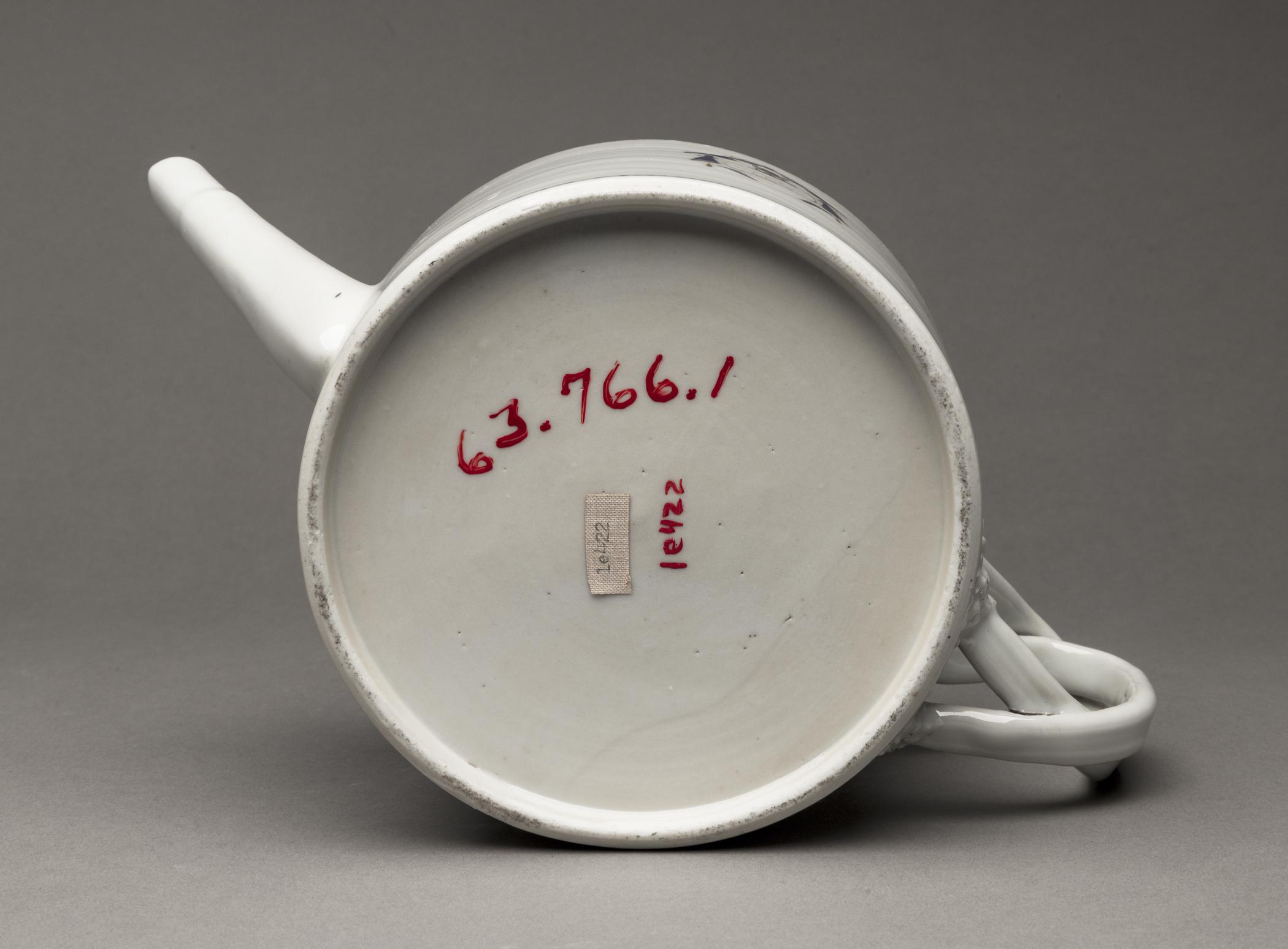 1963.0766.001 Teapot, view 1