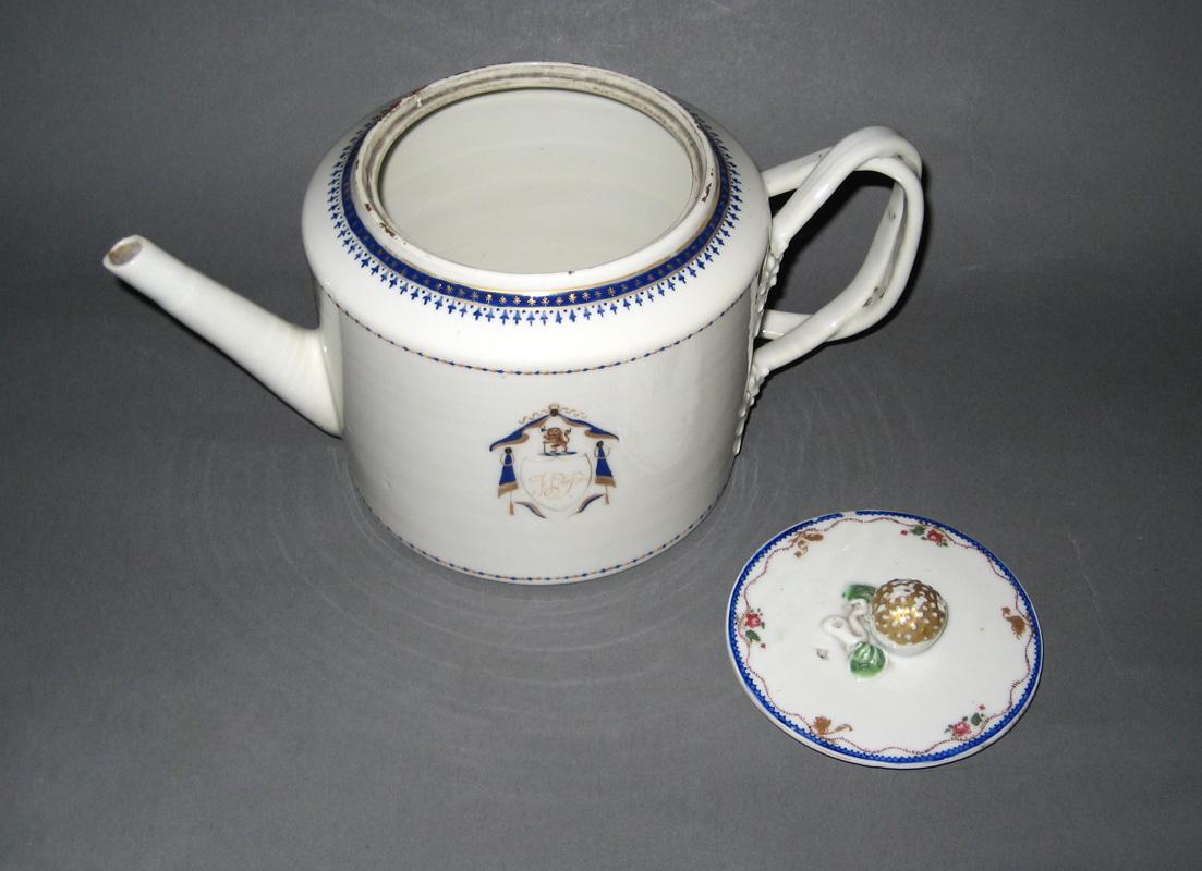 1963.0766.001 Teapot with 1963.0774 Lid