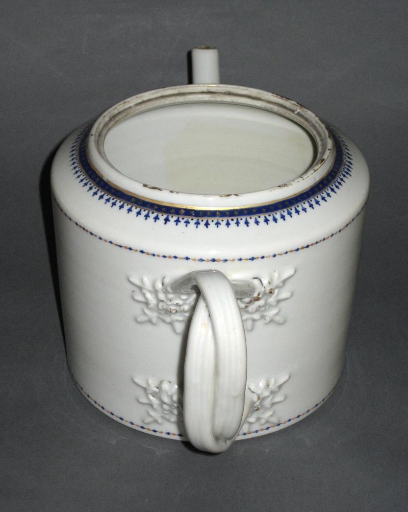 1963.0766.001 Teapot handle view