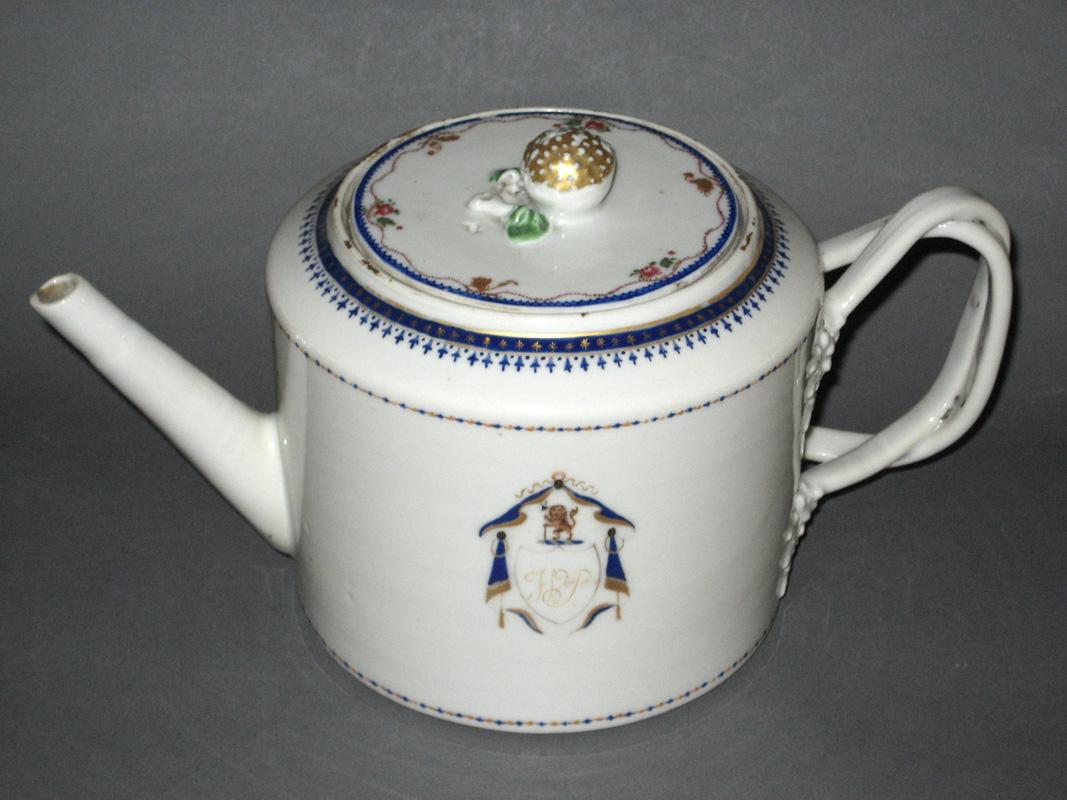 1963.0774 Lid on 1963.0766.001 Teapot