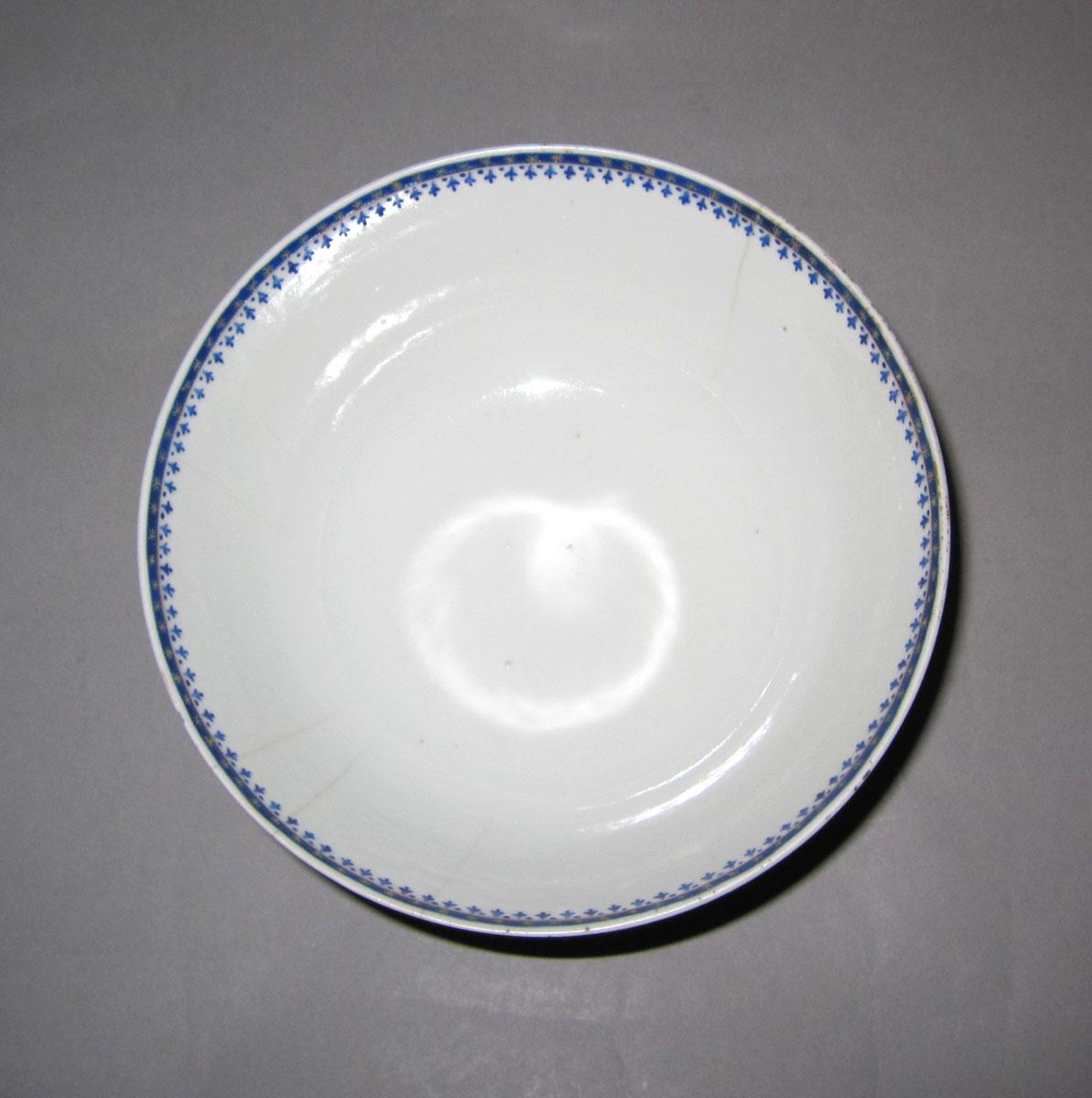 1963.0766.003 Porcelain bowl top