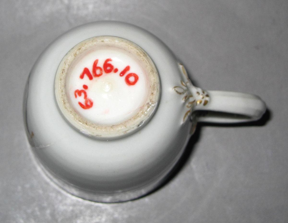 1963.0766.010 Porcelain coffee cup underside