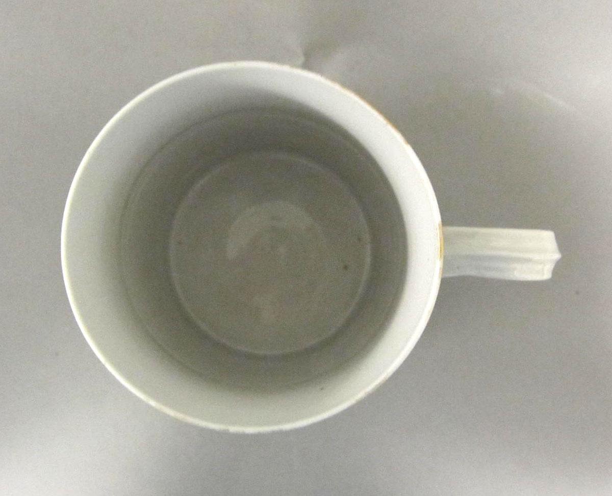 1963.0771.004 Porcelain mug top