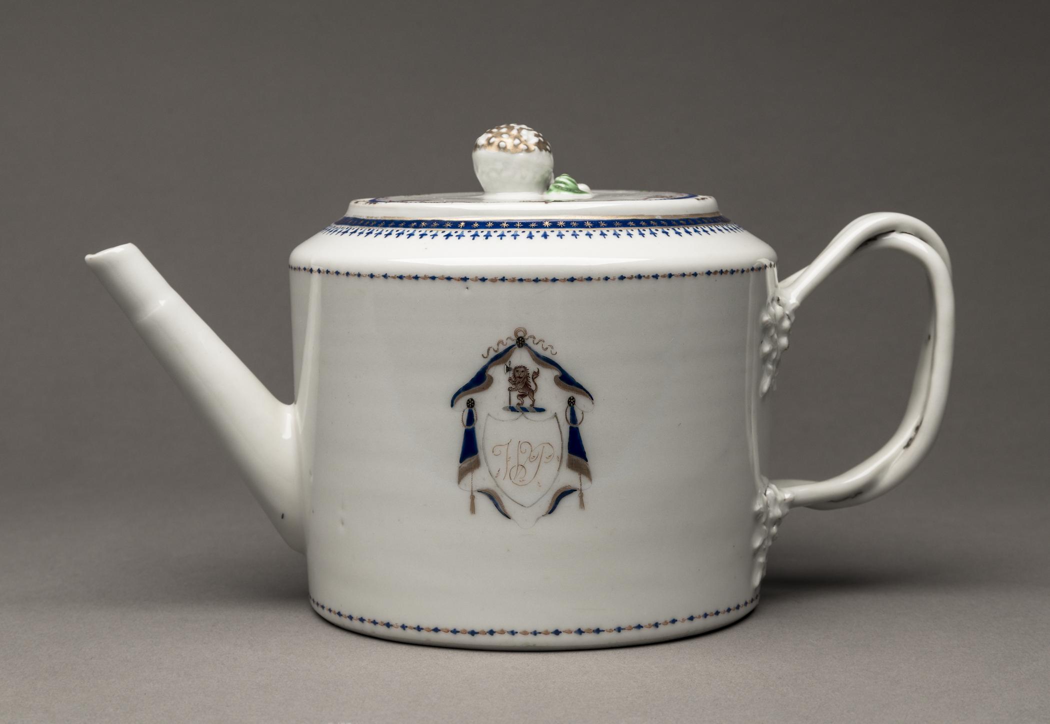 1963.0766.001 Teapot, 1963.0774 Teapot lid, view 1