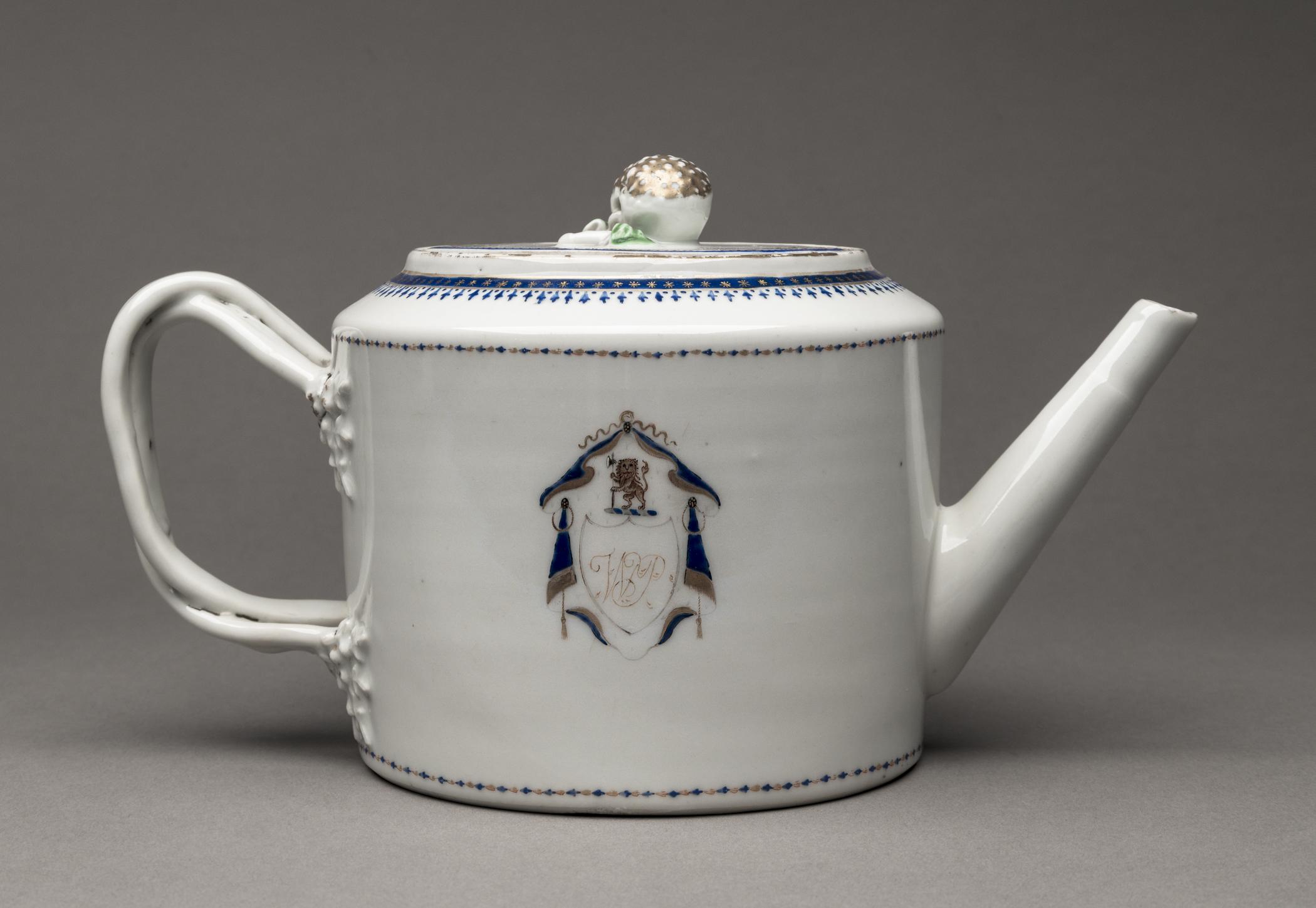 1963.0766.001 Teapot, 1963.0774 Teapot lid, view 2