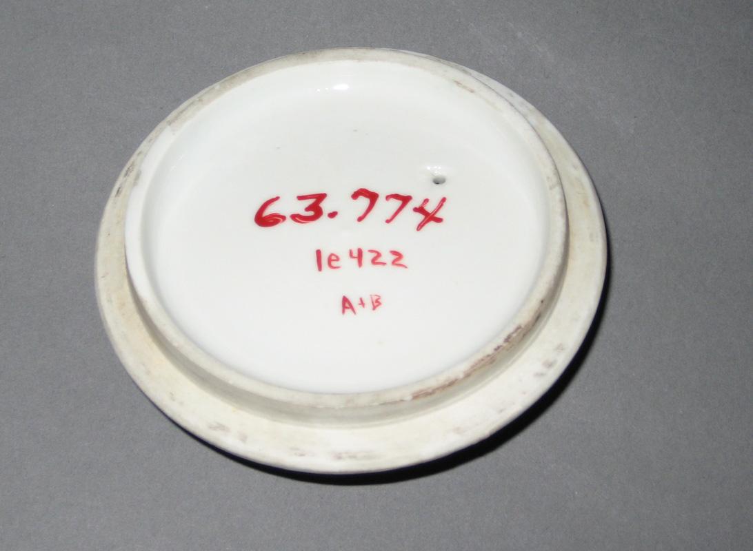 1963.0774 Teapot lid underside