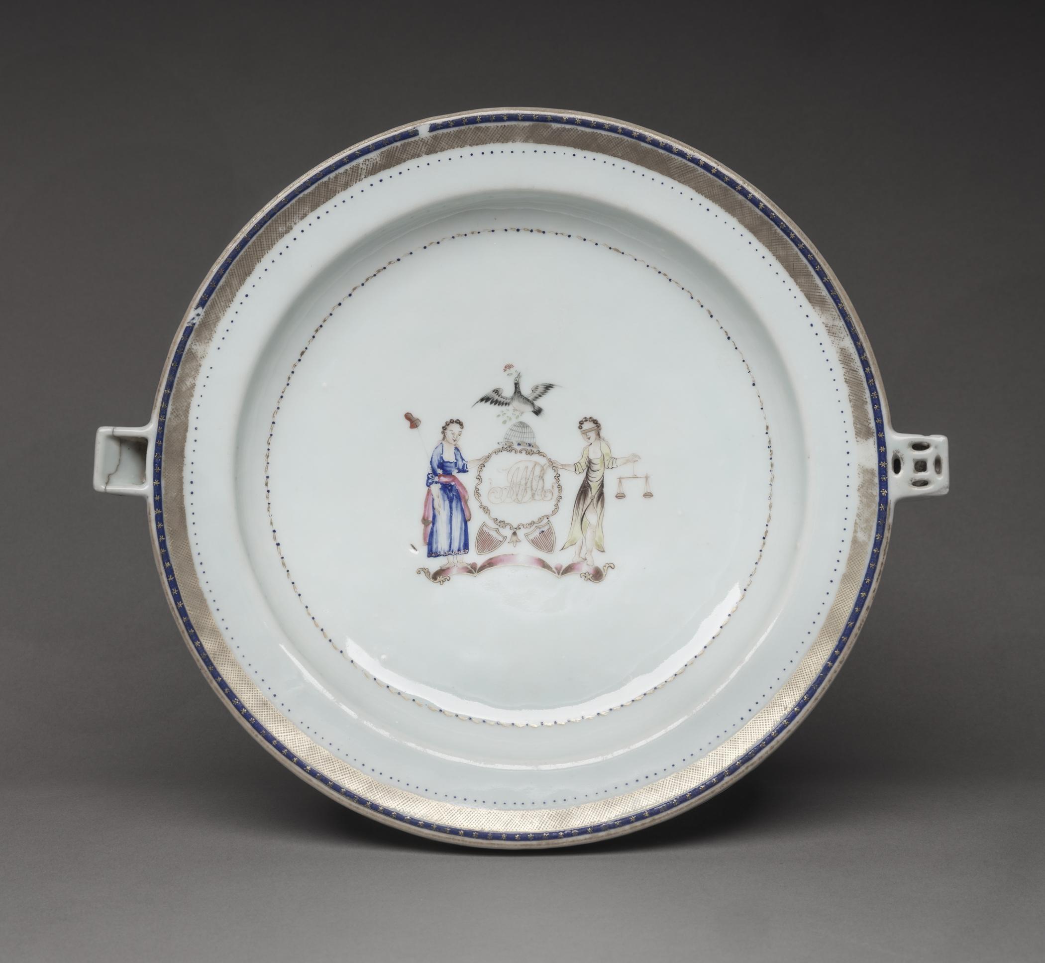 1963.0776.002 Hot water plate, view 1