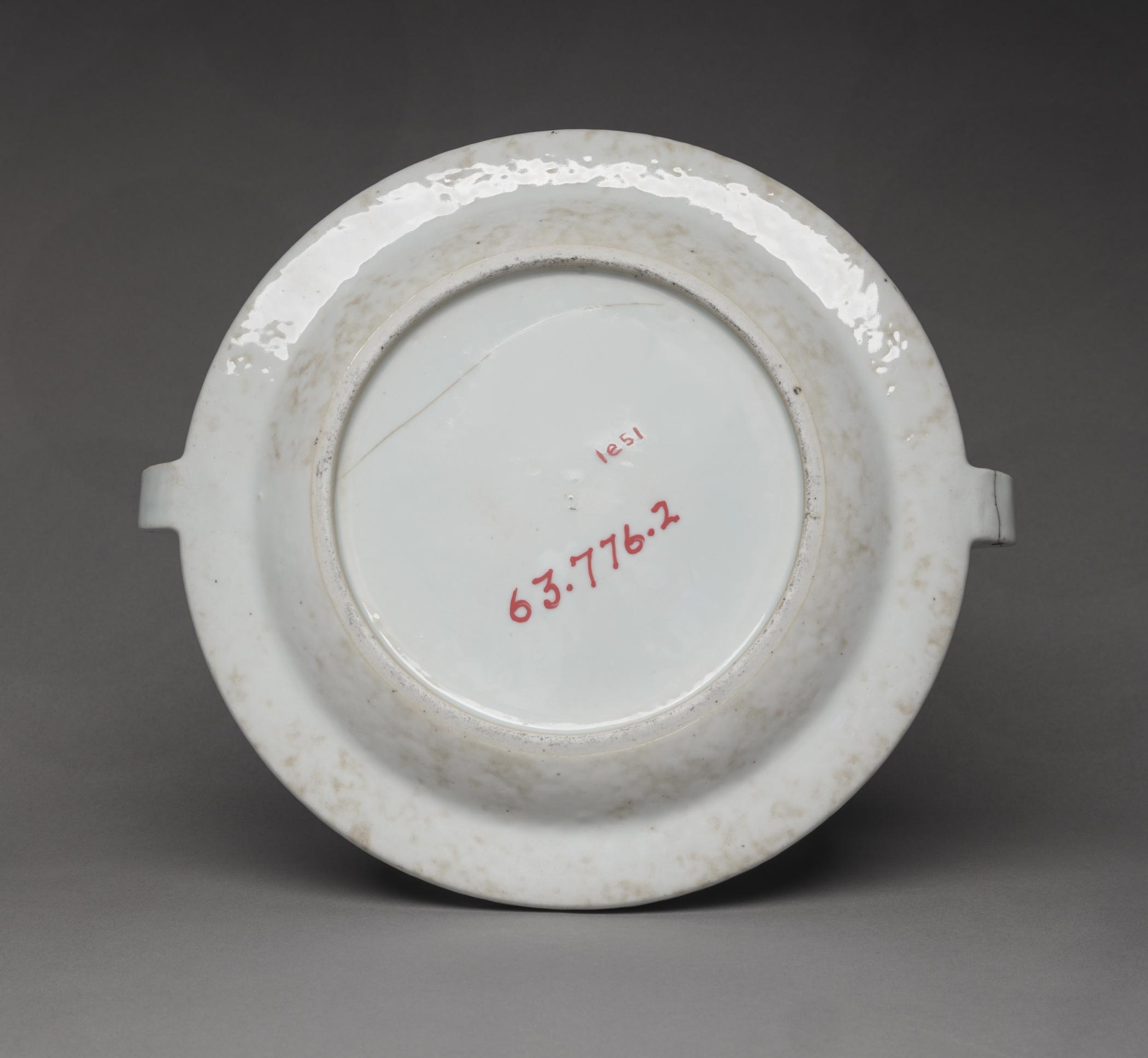 1963.0776.002 Hot water plate, view 2