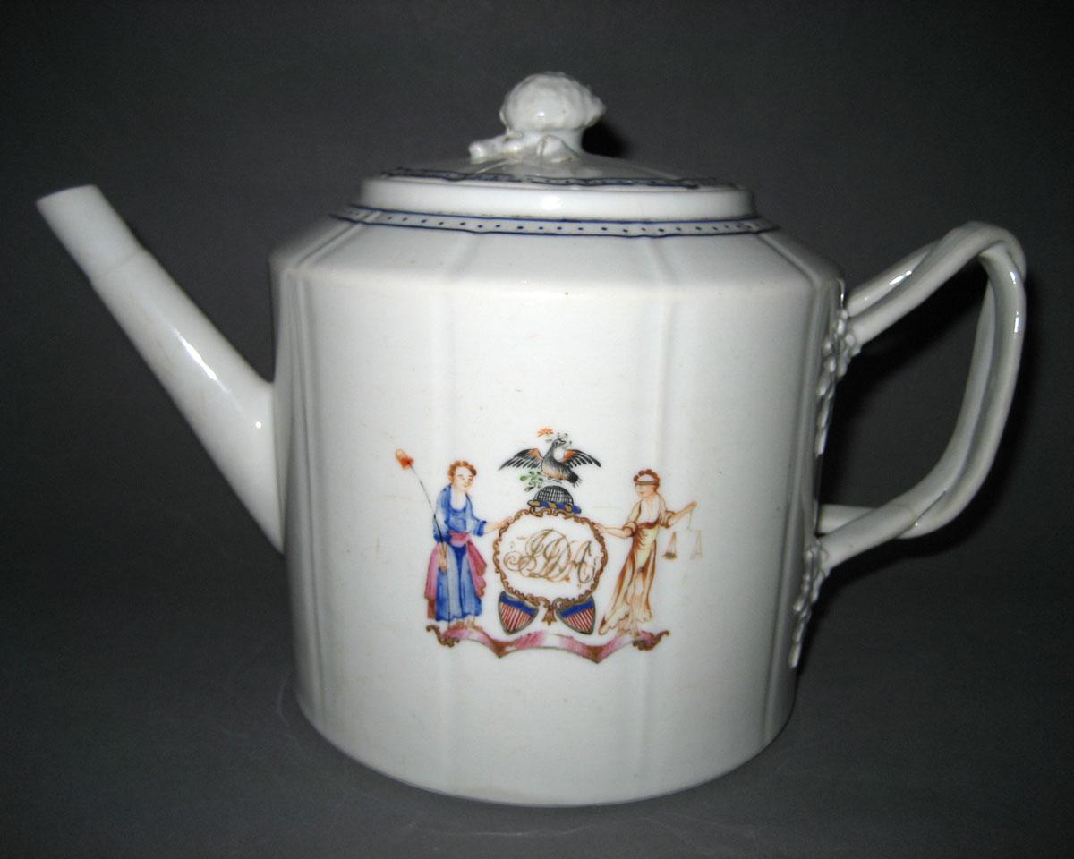 1963.0777.001 Porcelain Teapot side 1