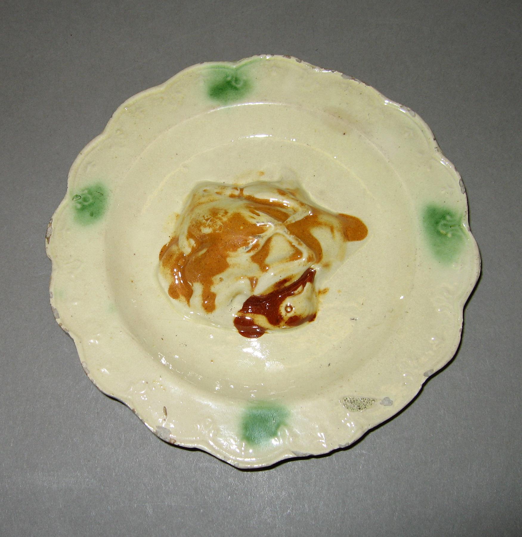1955.0136.139 Mini food dish