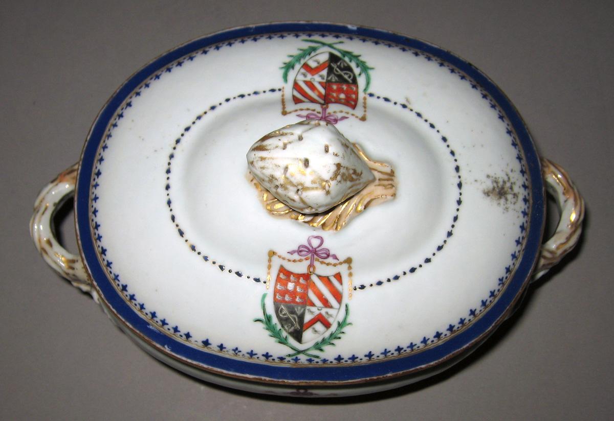 1963.0780.001 A, B Porcelain Tureen top