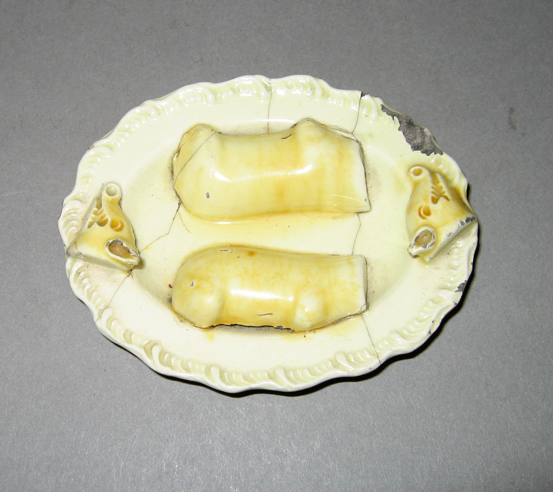 1955.0136.141 Mini food dish