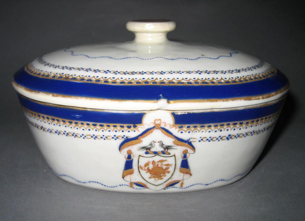 1963.0788.006 A, B Porcelain Dish and Cover