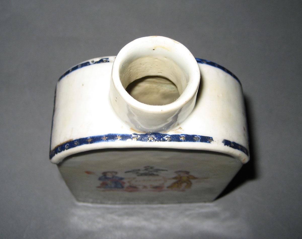 1963.0790 Porcelain Tea Cannister top view