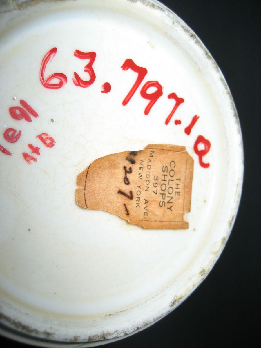 1963.0797.001 A, B Porcelain Flower Container underside detail