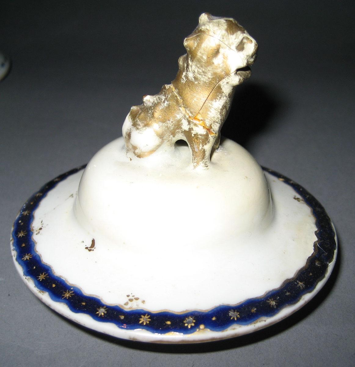 1963.0797.001 A, B Porcelain Flower Container lid
