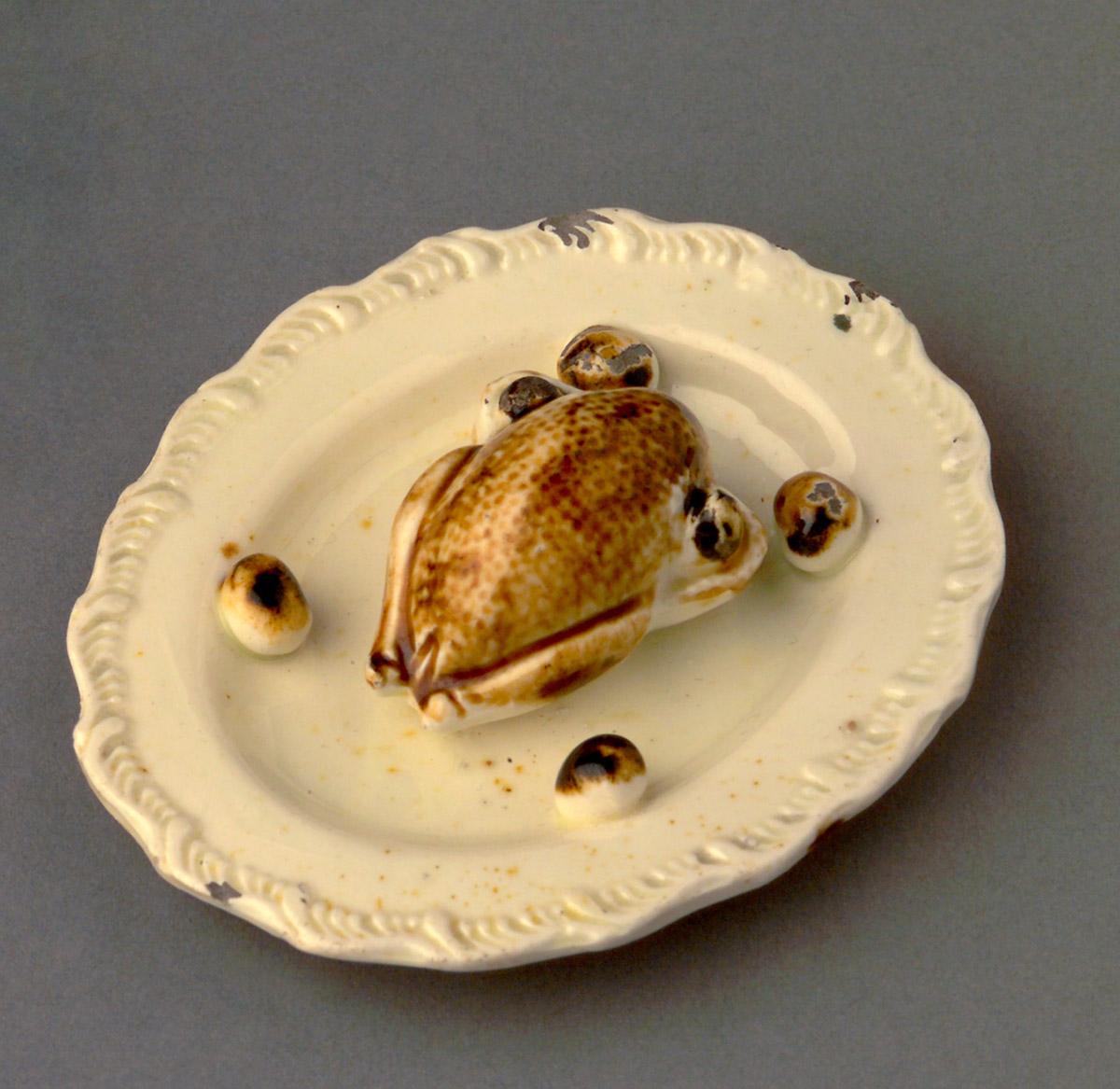 1955.0136.143 Miniature quail dish