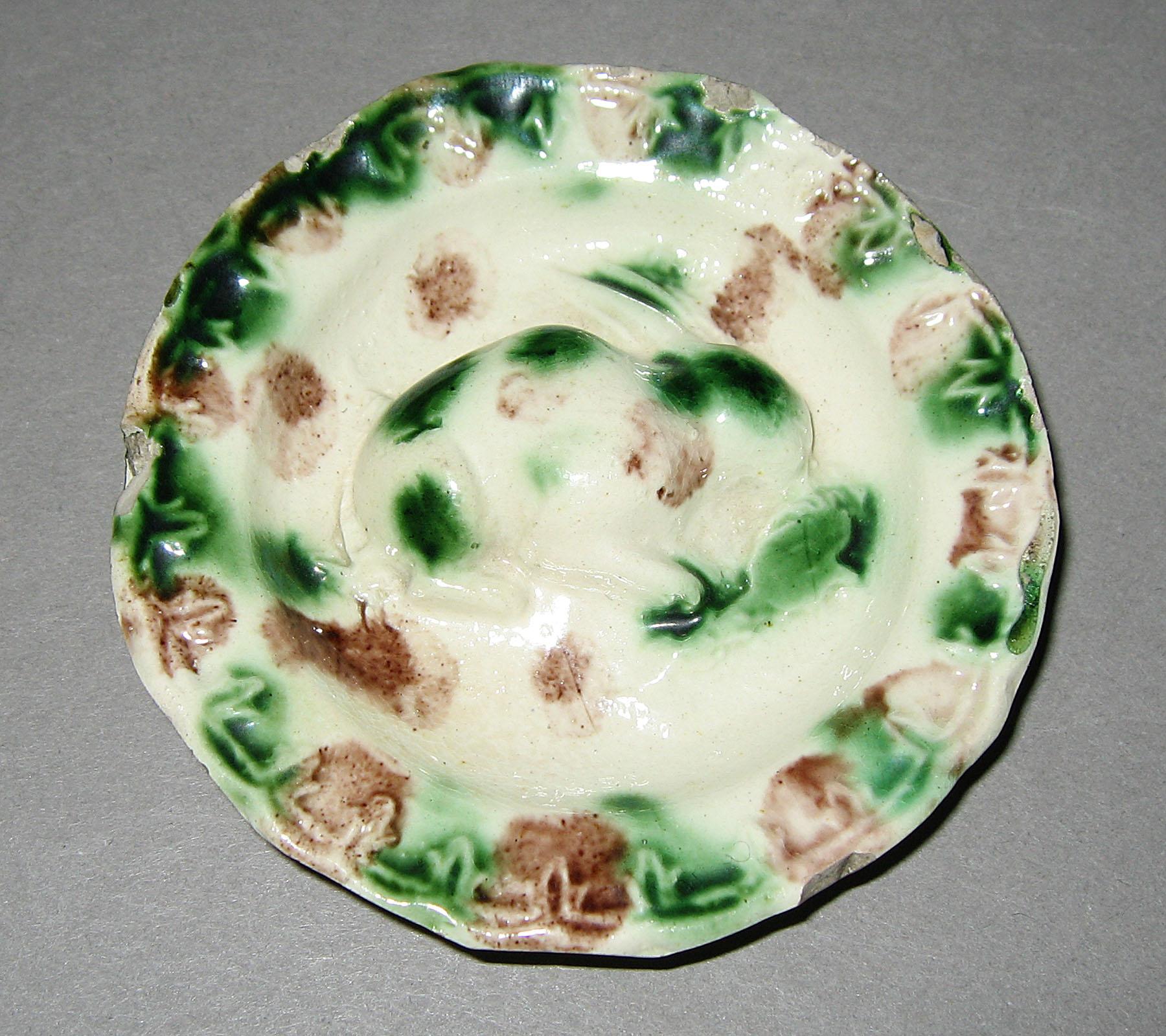 1955.0136.144 Miniature food dish
