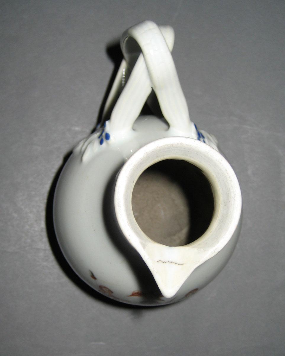 1963.0814 Porcelain Cream or Milk Jug interior