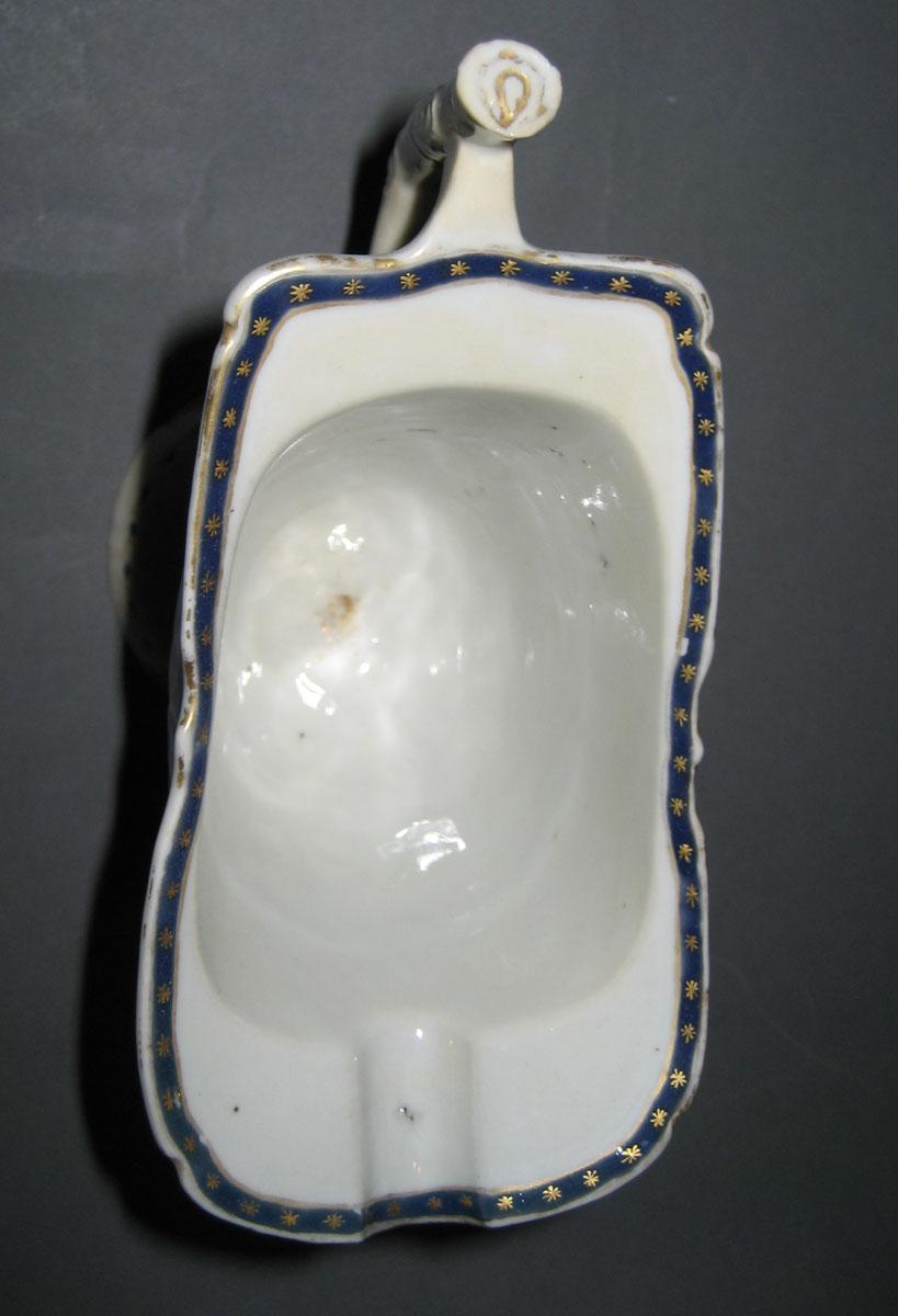 1963.0815.002 Porcelain Cream or Milk Jug interior