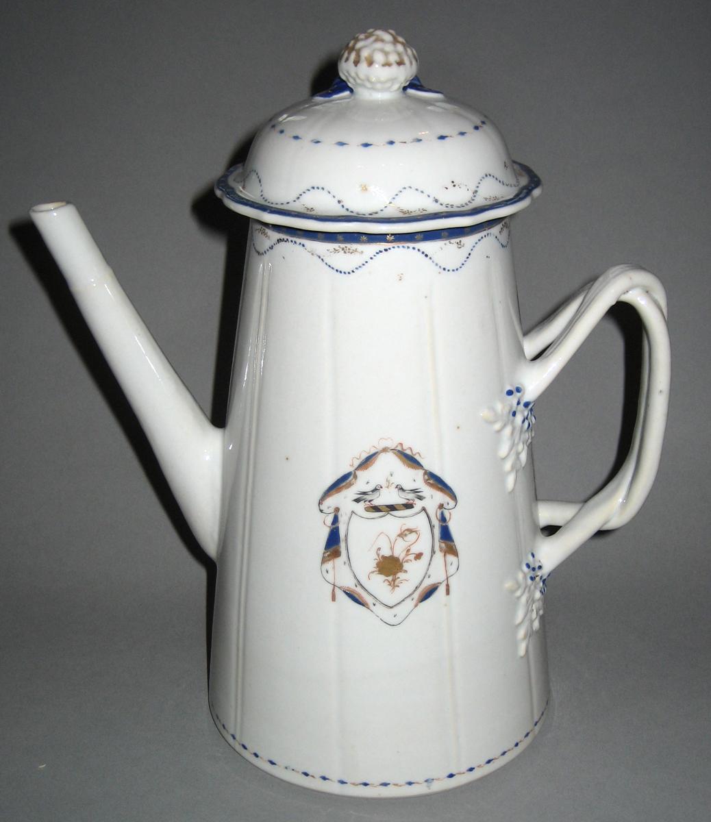 1963.0825 A, B Porcelain Coffee Pot side 1