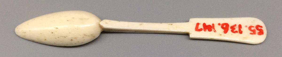 1955.0136.147 Spoon, view 2