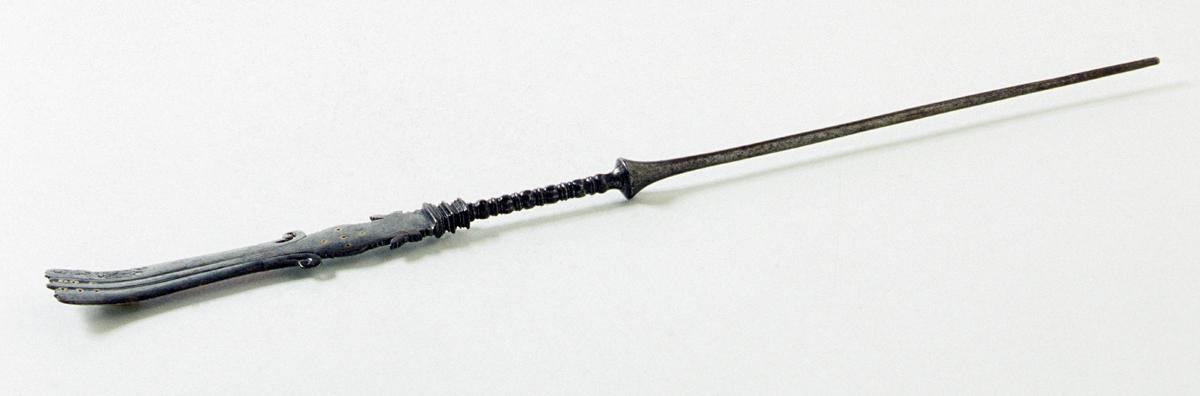 1963.0834 Skewer