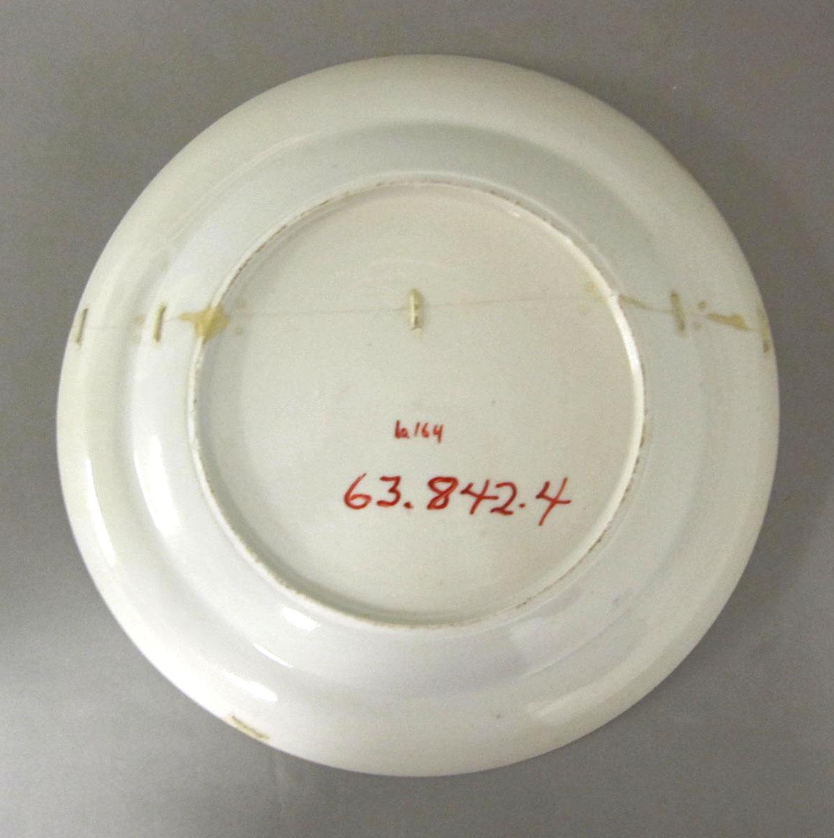 1963.0842.004 Porcelain plate underside