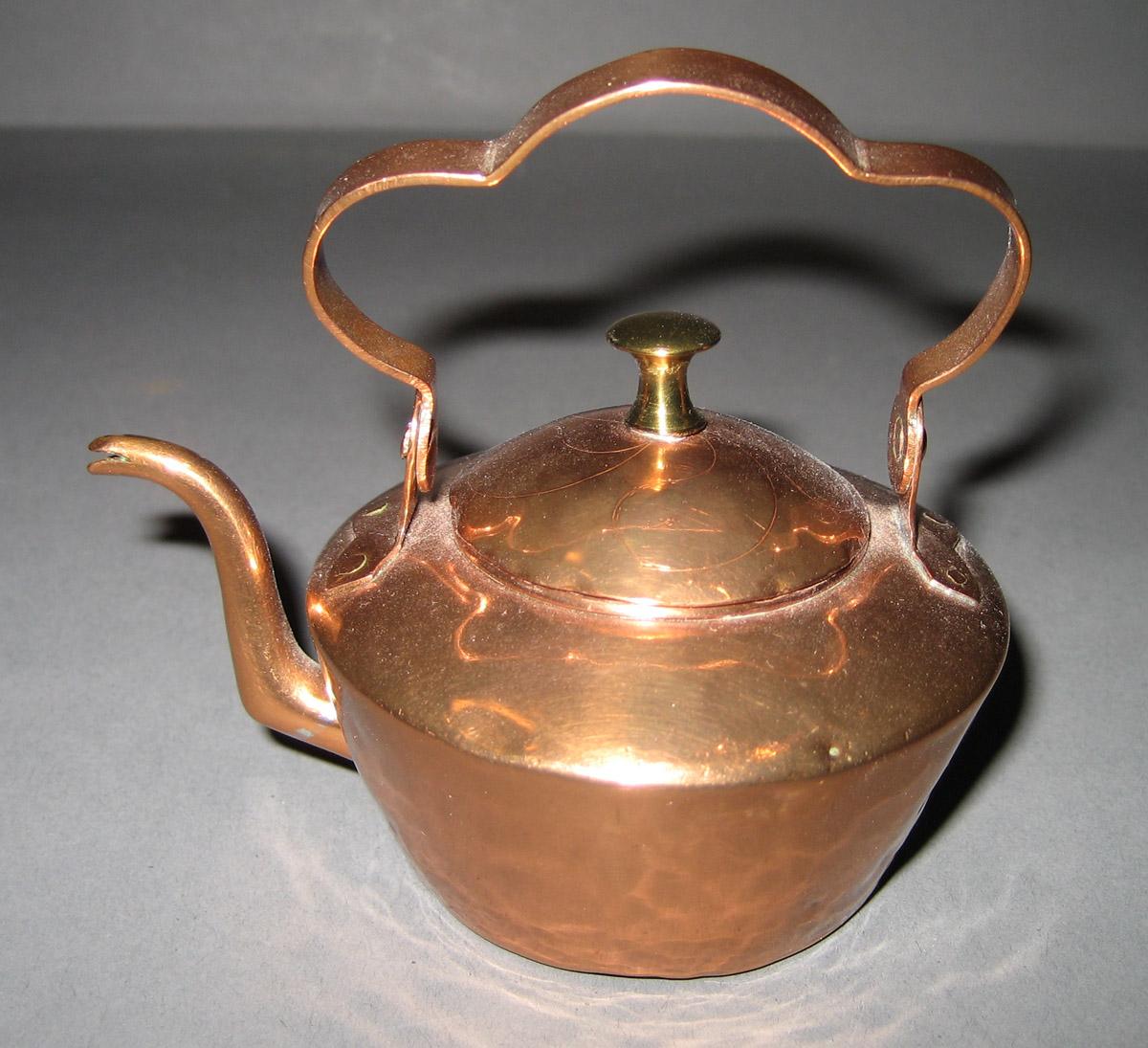 1955.0136.150 A, B Teapot