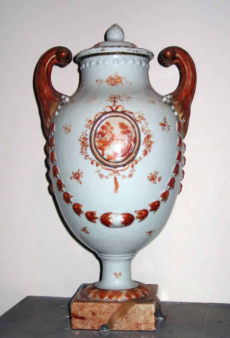 1963.0856 Porcelain urn