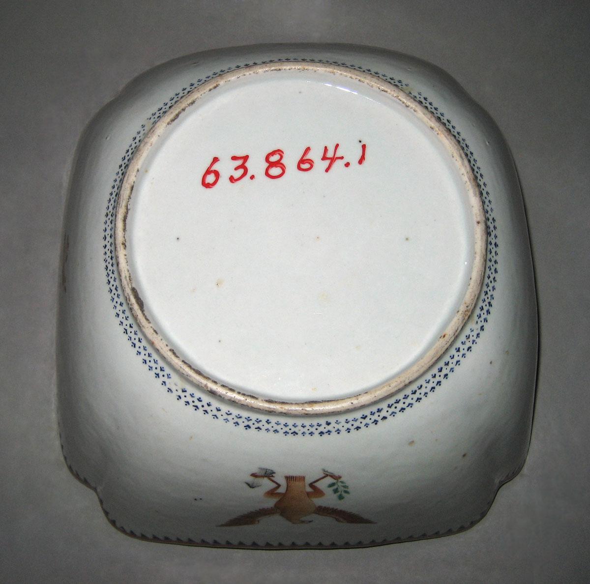 1963.0864.001 Bowl underside