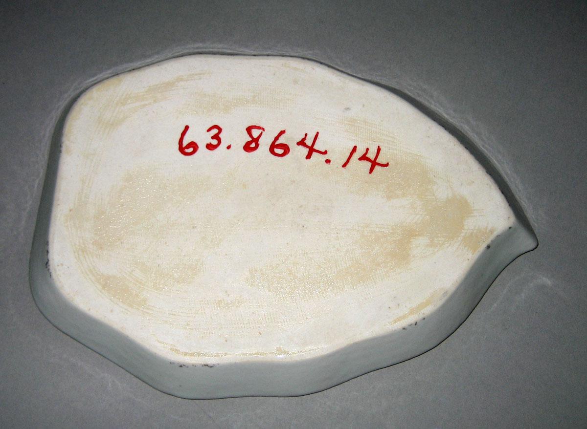 1963.0864.014 Dish underside