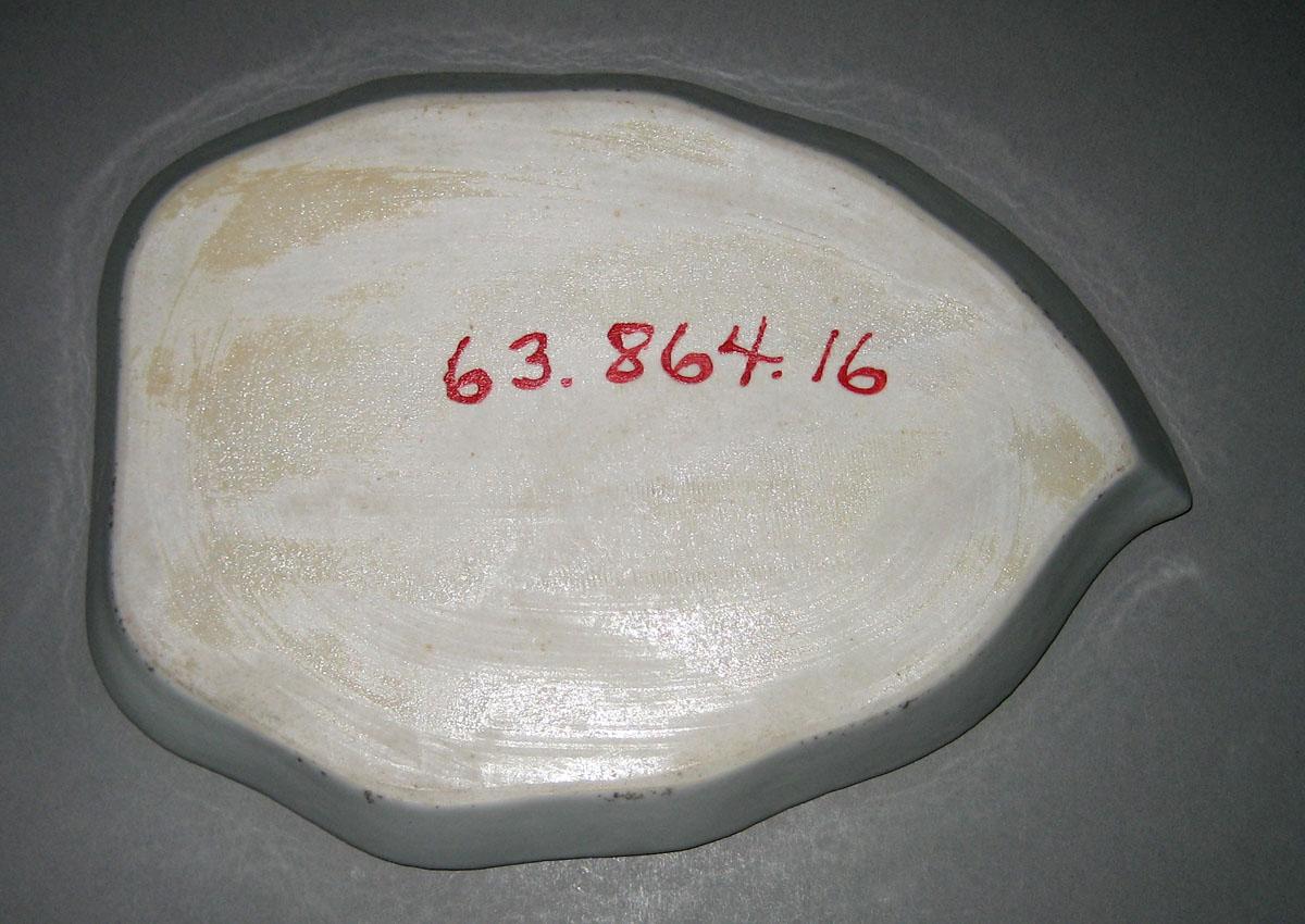 1963.0864.016 Dish underside