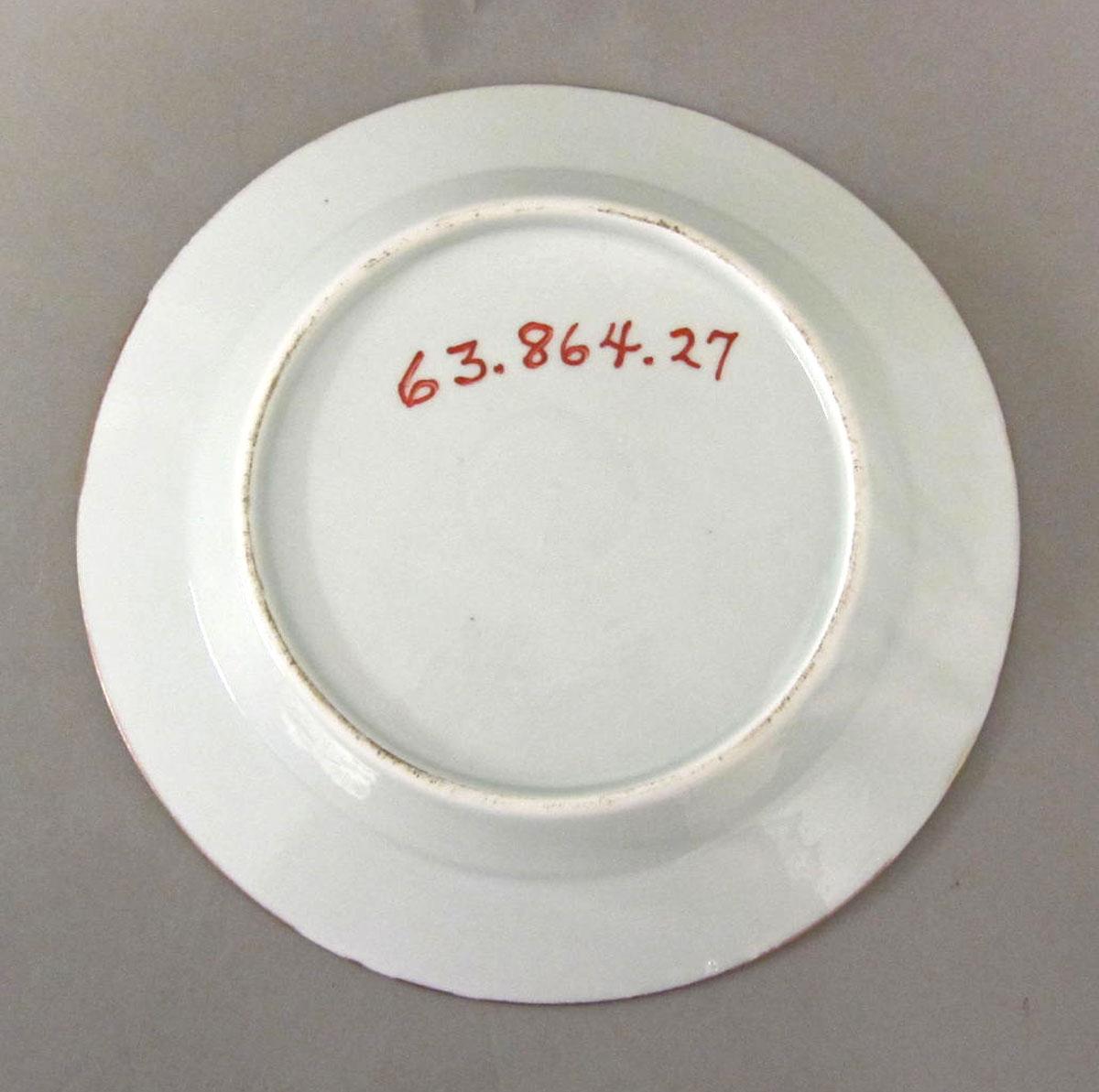 1963.0864.027 Porcelain plate underside