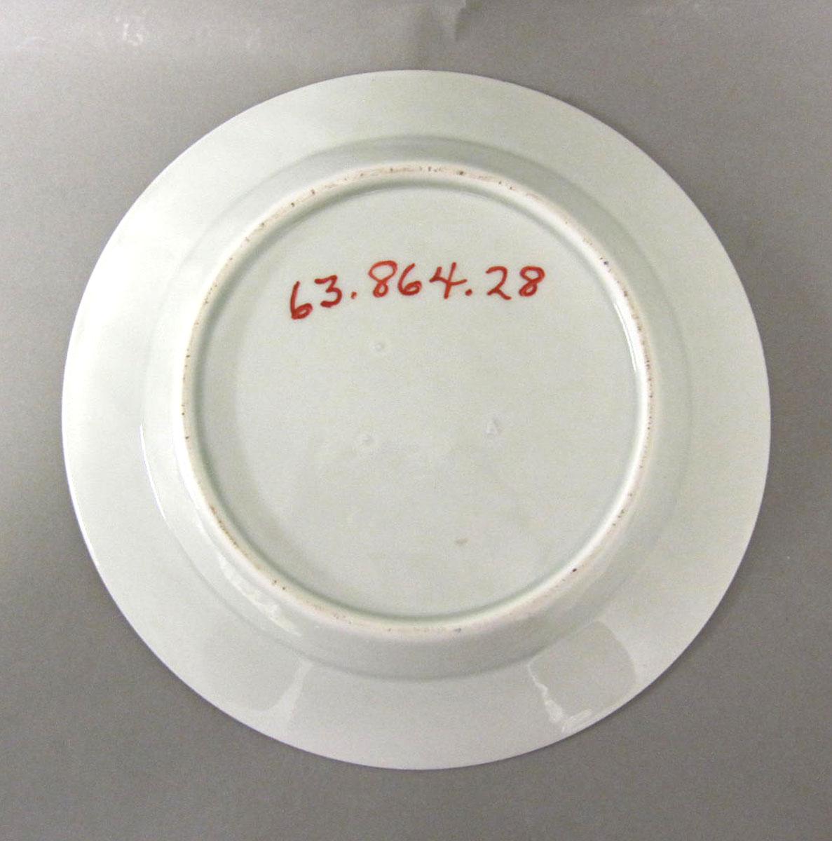 1963.0864.028 Porcelain plate underside