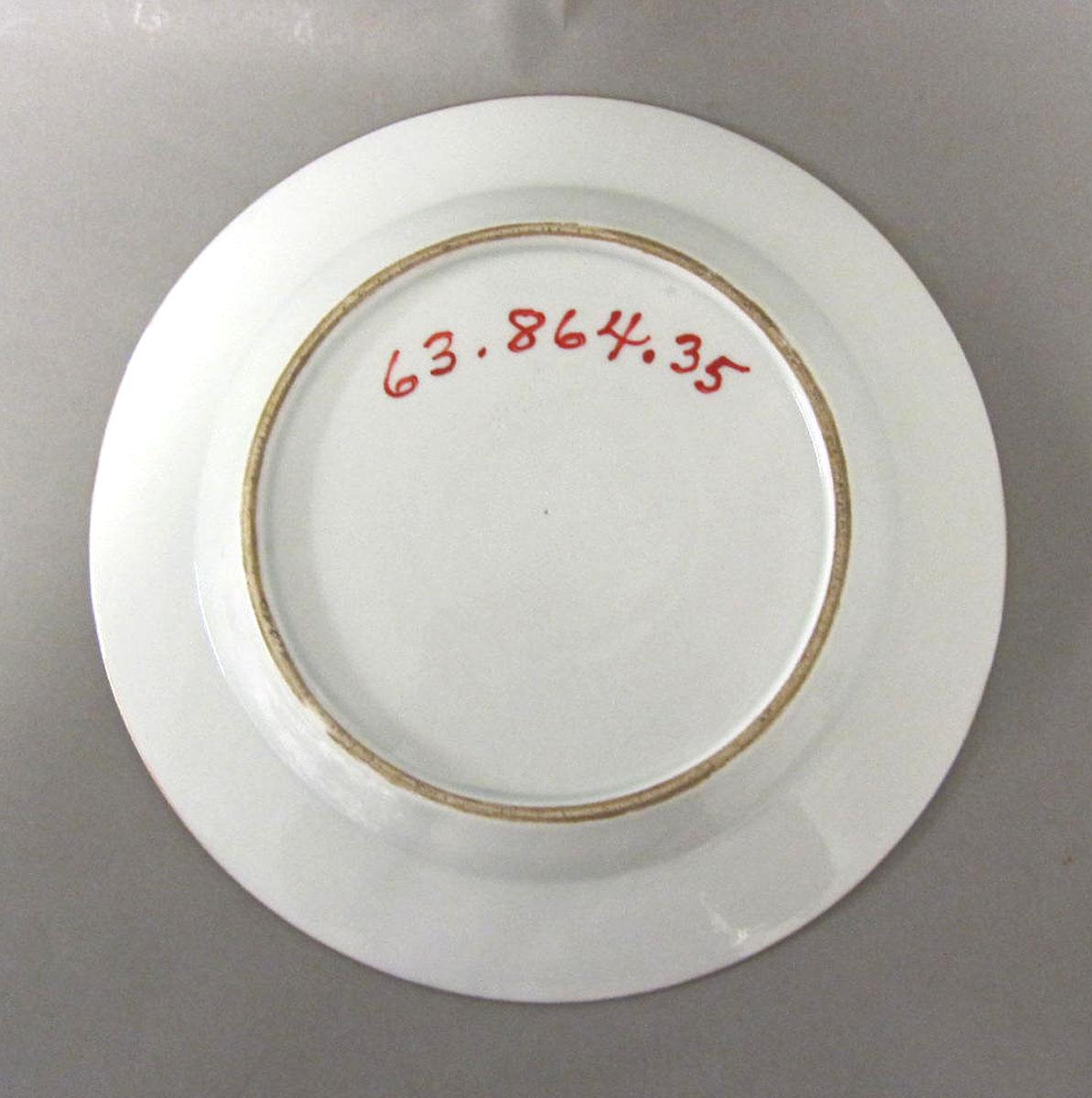 1963.0864.035 Porcelain plate underside