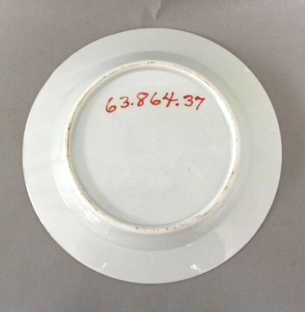 1963.0864.037 Porcelain plate underside