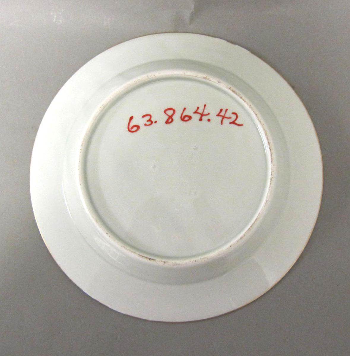 1963.0864.042 Porcelain plate underside