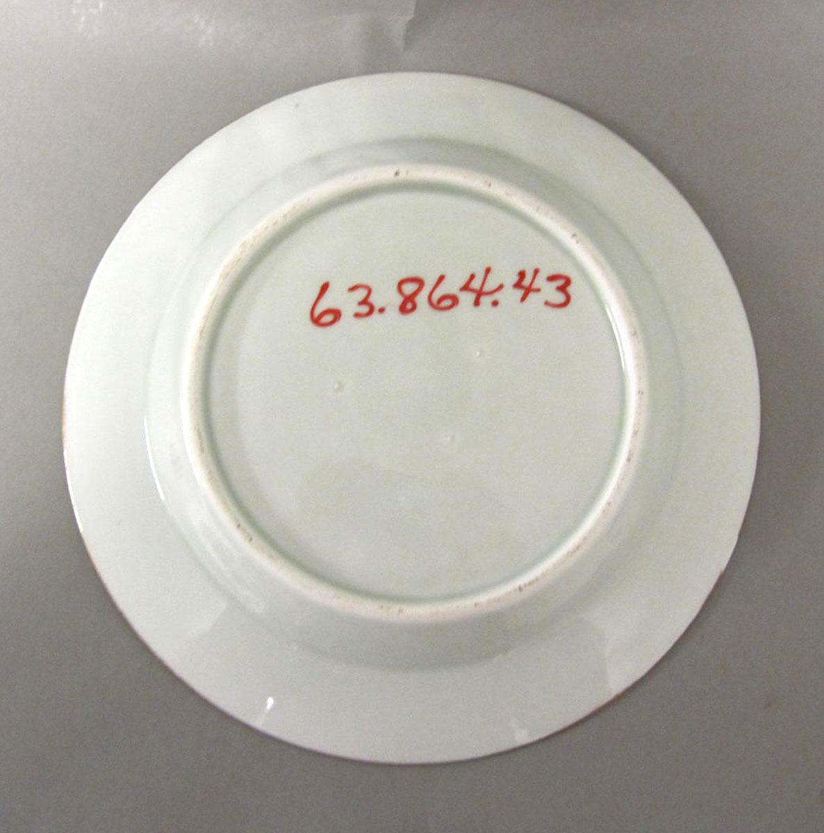 1963.0864.043 Porcelain plate underside
