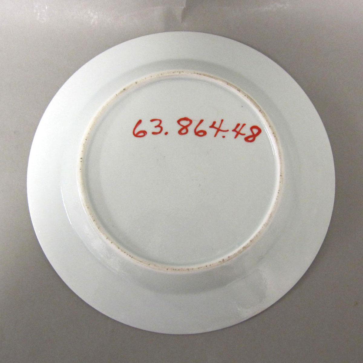 1963.0864.048 Porcelain plate underside