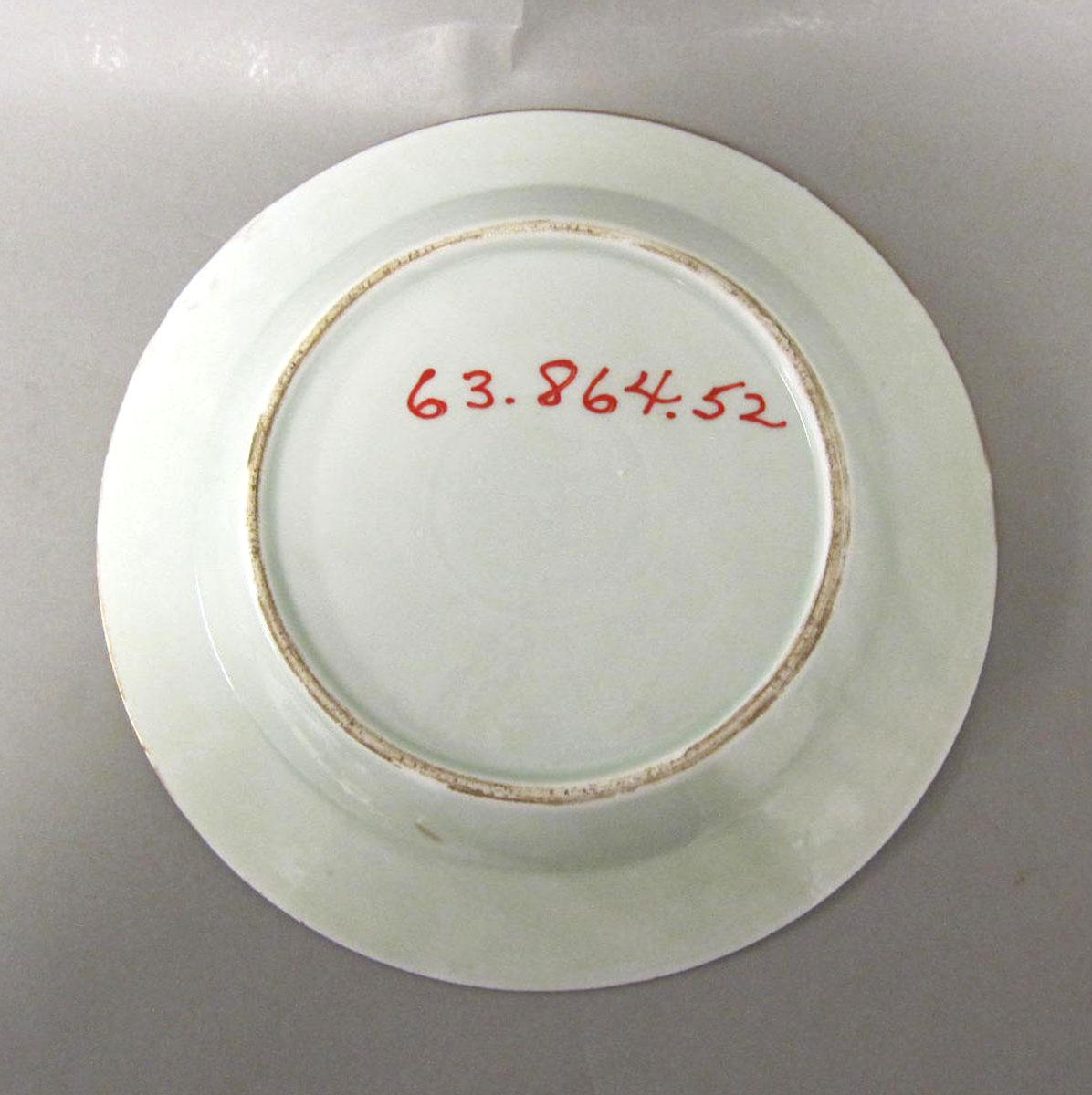 1963.0864.052 Porcelain plate underside