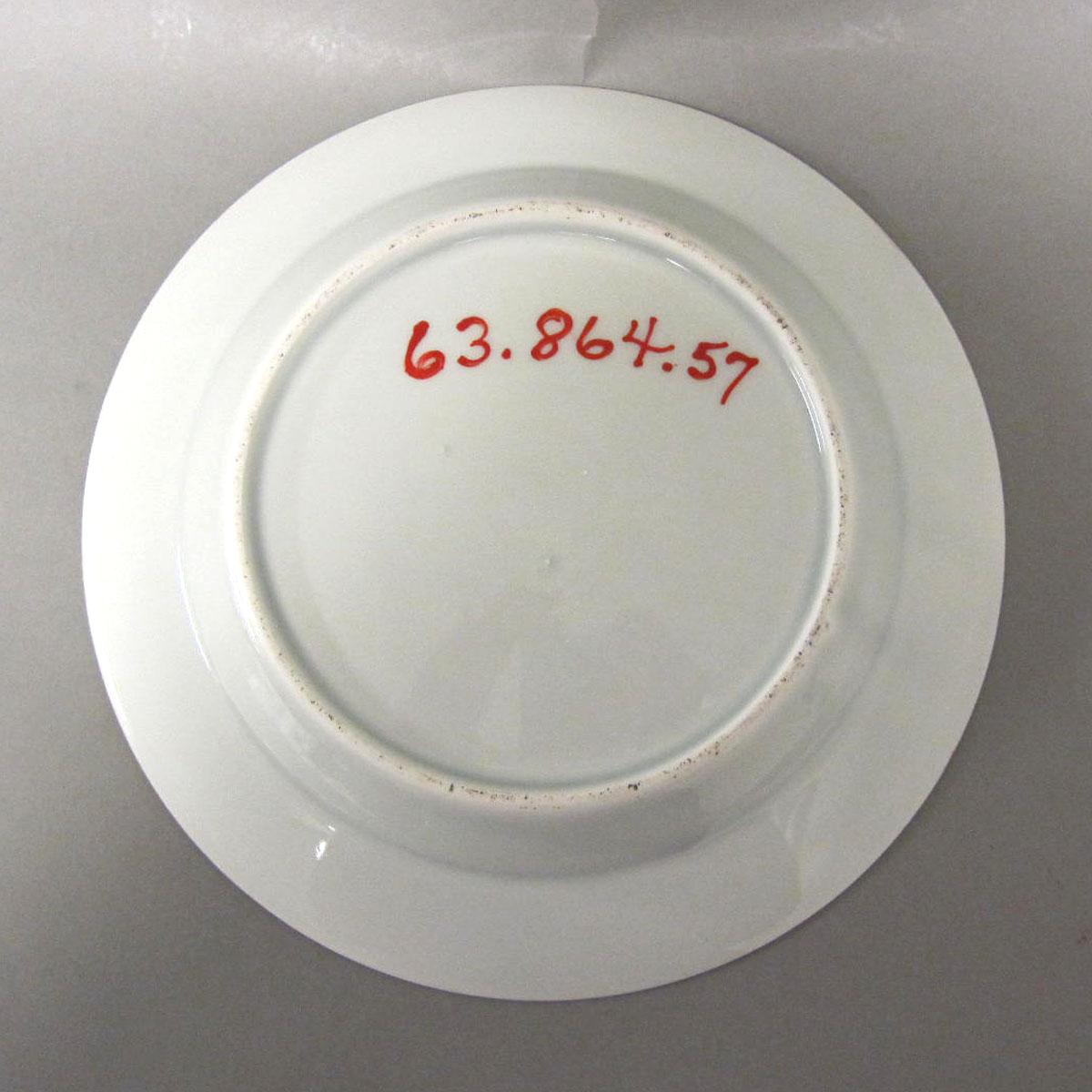 1963.0864.057 Porcelain plate underside