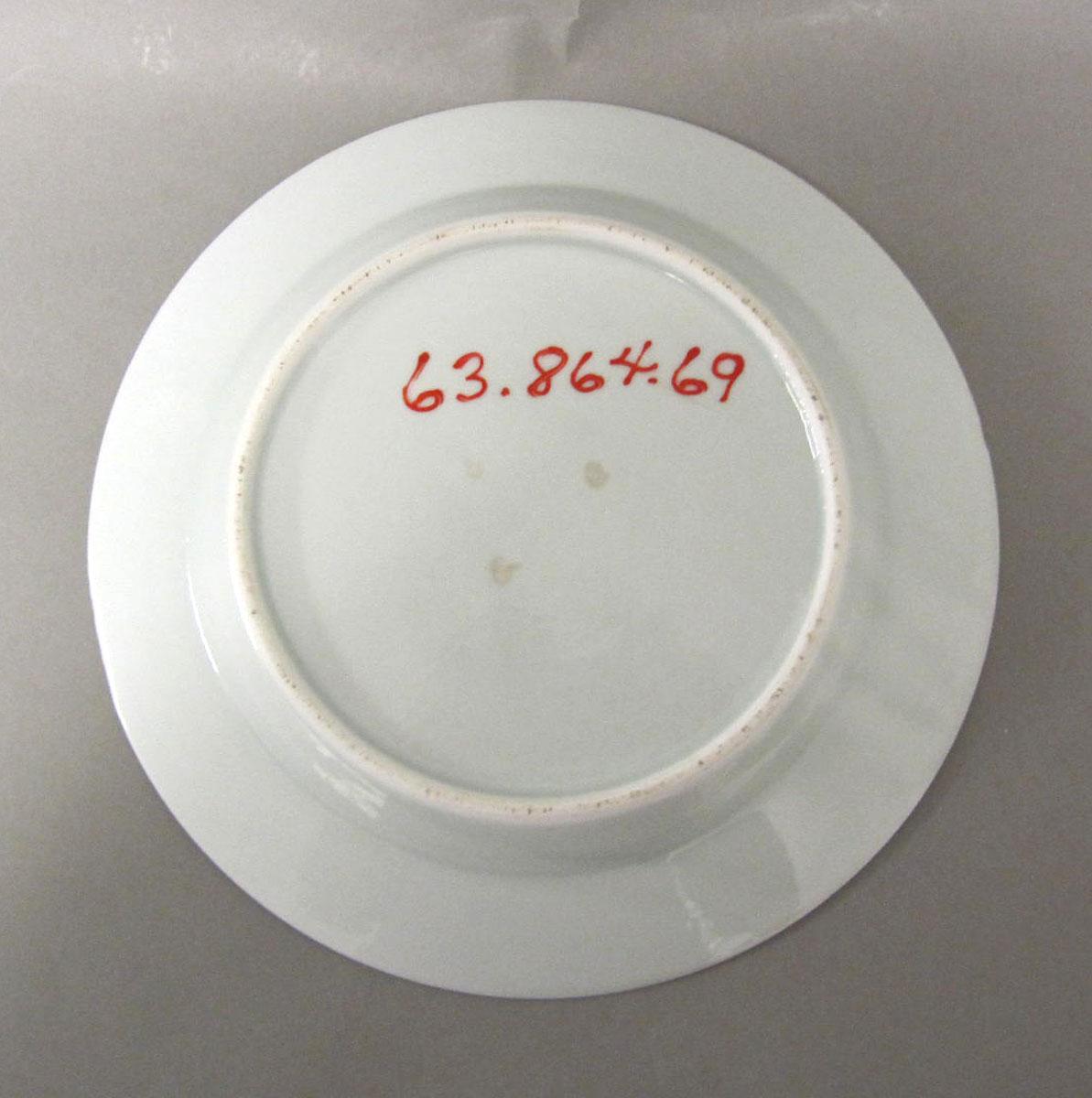 1963.0864.069 Porcelain plate underside