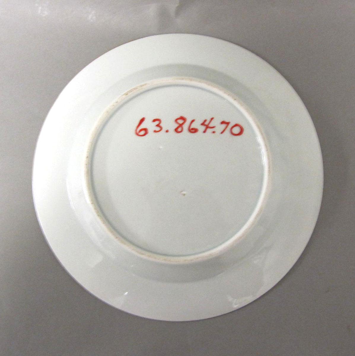 1963.0864.070 Porcelain plate underside
