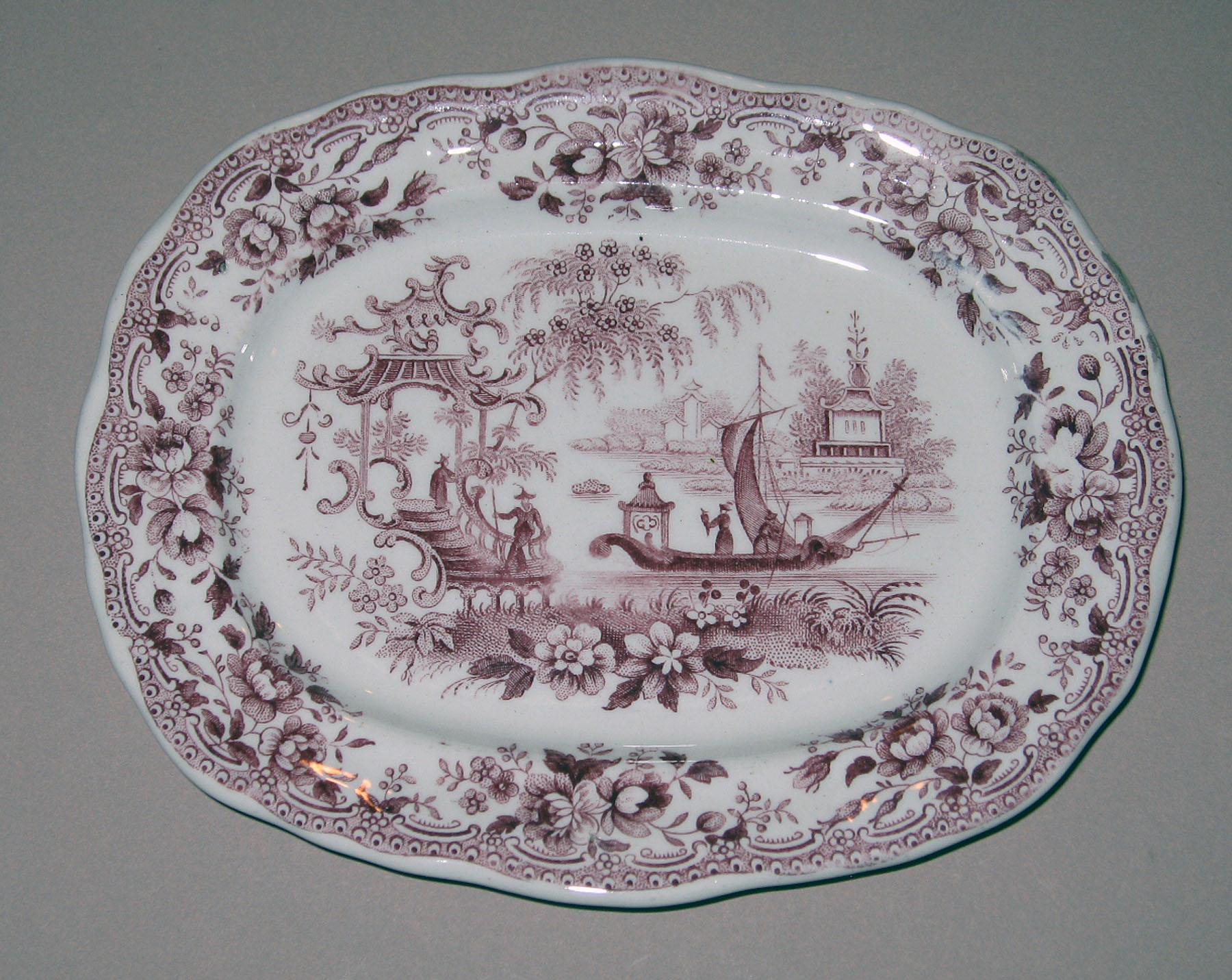 1955.0136.159 Earthenware dish