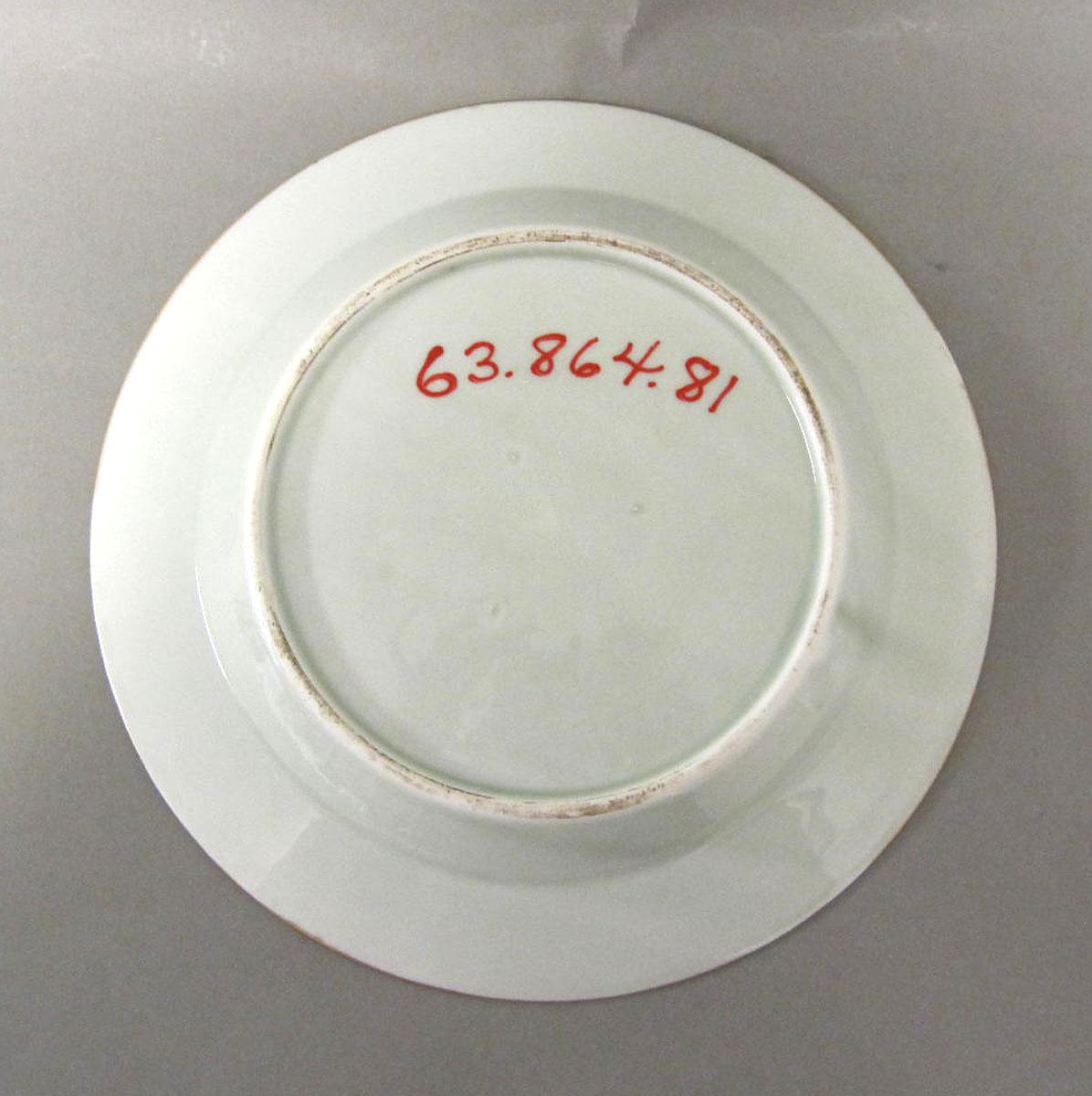 1963.0864.081 Porcelain plate underside