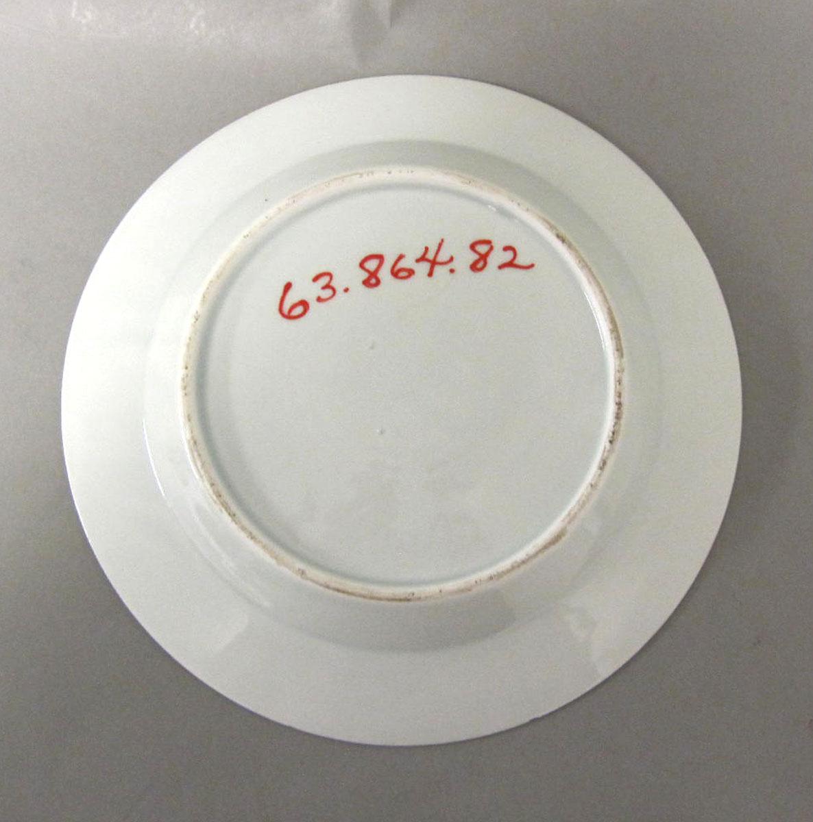 1963.0864.082 Porcelain plate underside