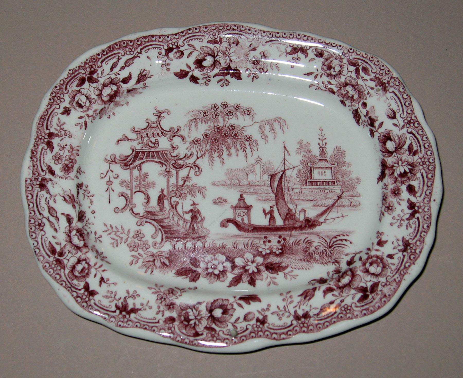 1955.0136.160 Earthenware dish