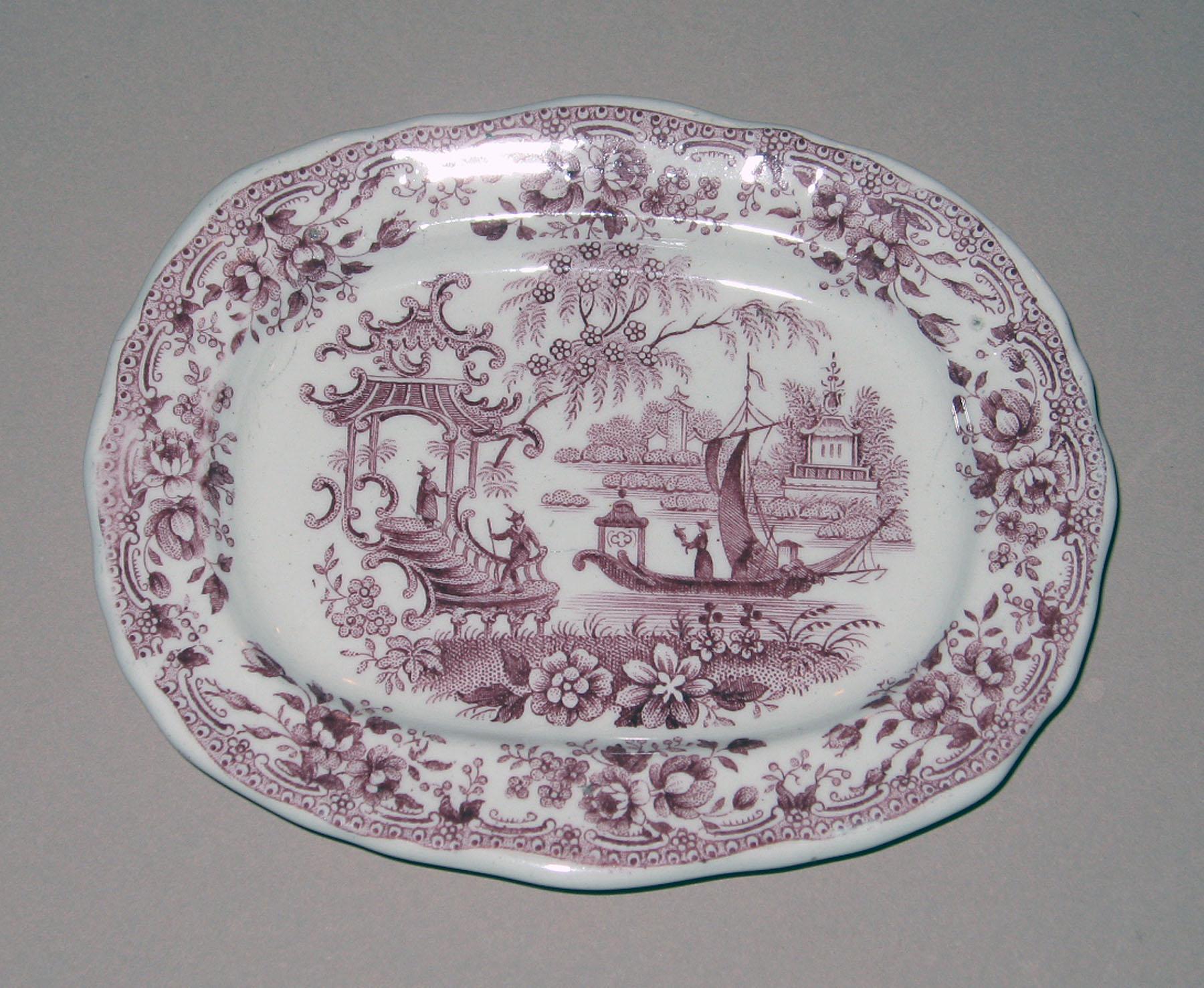 1955.0136.161 Earthenware dish